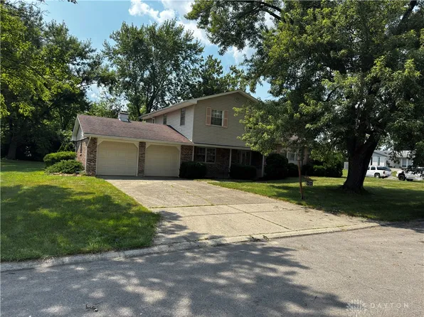 701 Rosamond Dr, Dayton, OH 45417