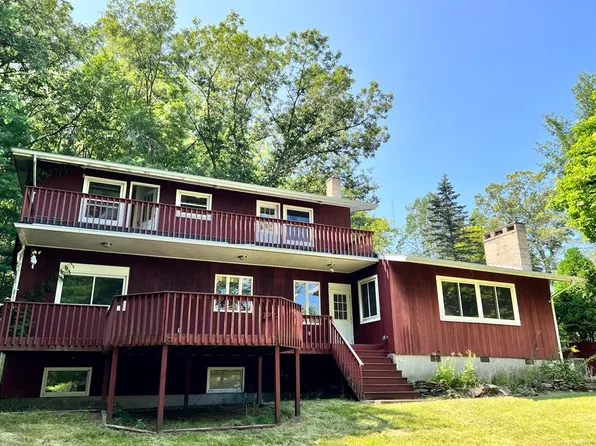 5 Highland Dr, Corning, NY 14830