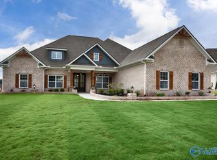 367 Kendallwood Dr, Meridianville, AL 35759