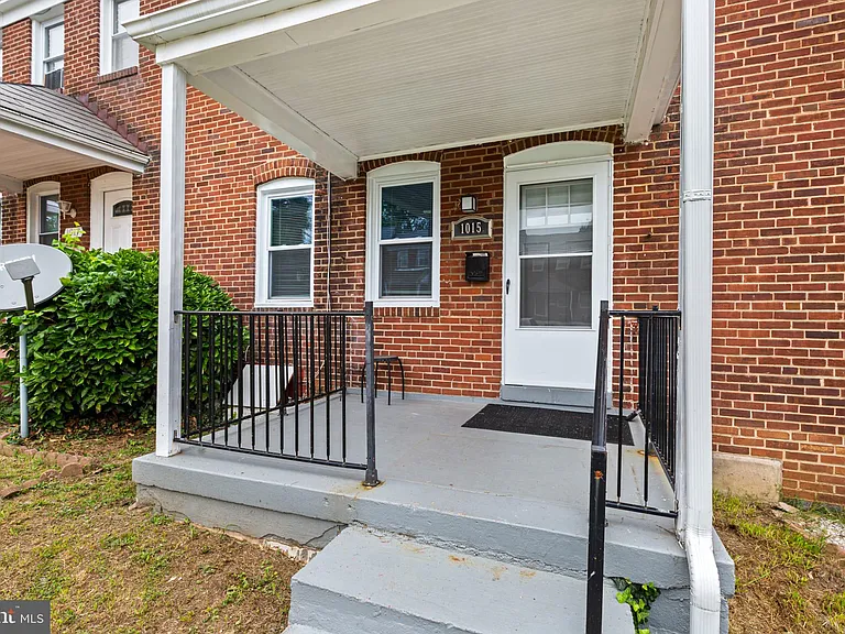 1015 Lyndhurst St — Photo 5