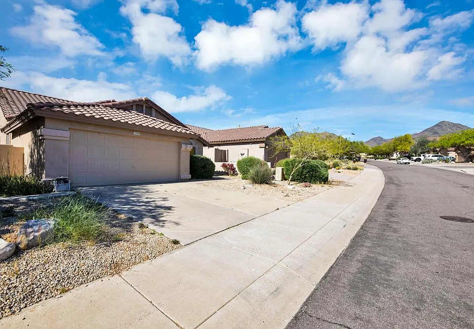 10304 E Penstamin Dr