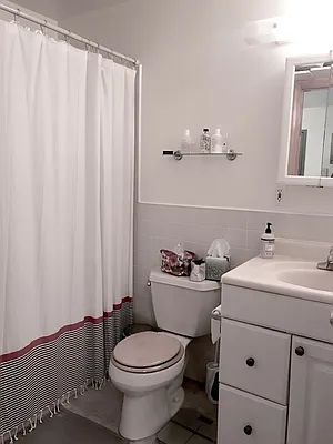 Rented by Capri Jet Realty Corp | media 10