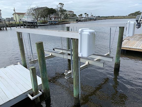 5th image of 1933 W Sea Aire Canal SW