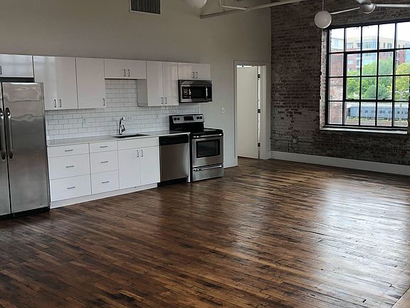 3rd image of 118 W Jackson Ave APT 300