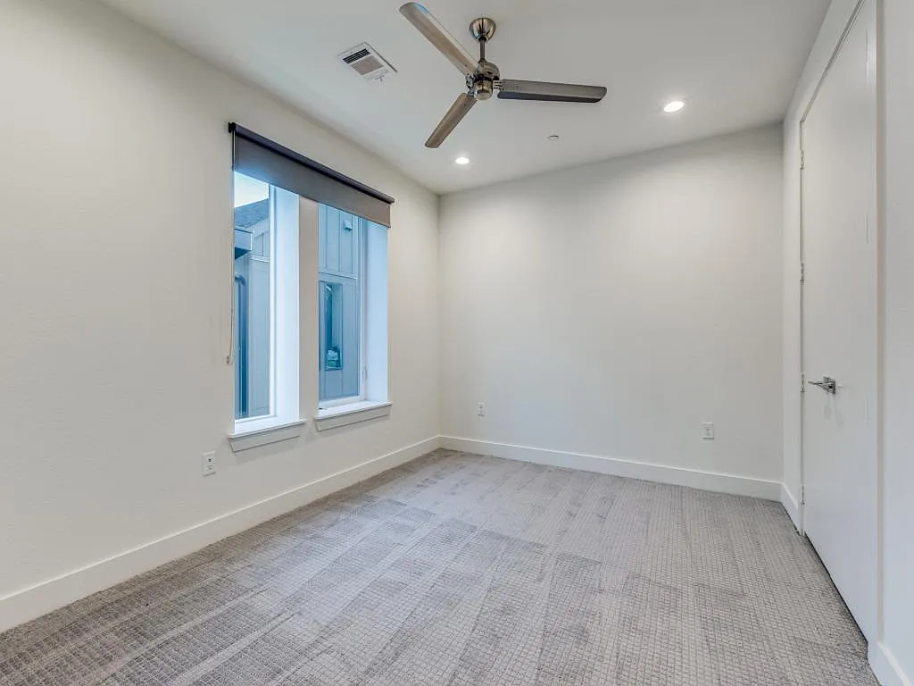 2 bed, 2.5 bath, 1488 sqft, $3,200 — Photo 4