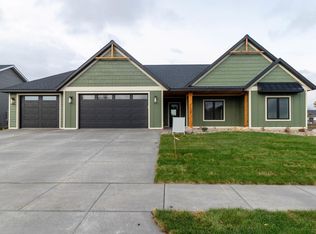 3235 Bella Terra Rd NE, Rochester, MN 55906