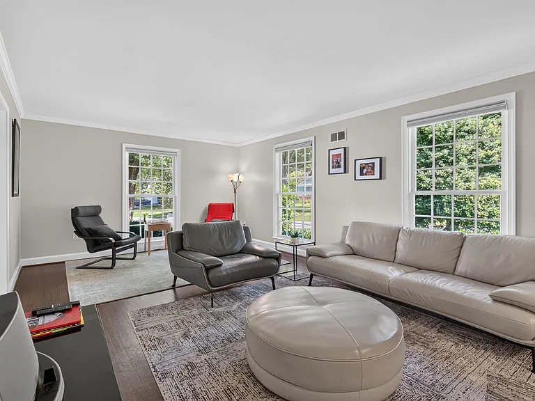 6720 Newbold Dr — Photo 13