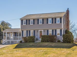 6 Robins Dr, Tyngsboro, MA 01879