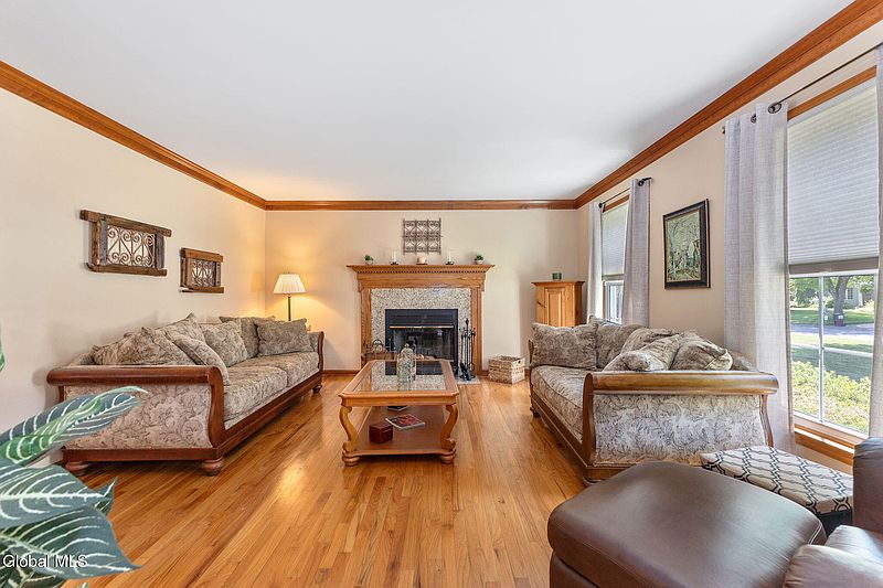 4th image of 607 Salvia Lane