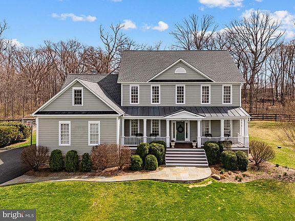 4th image of 18940 Airmont Rd