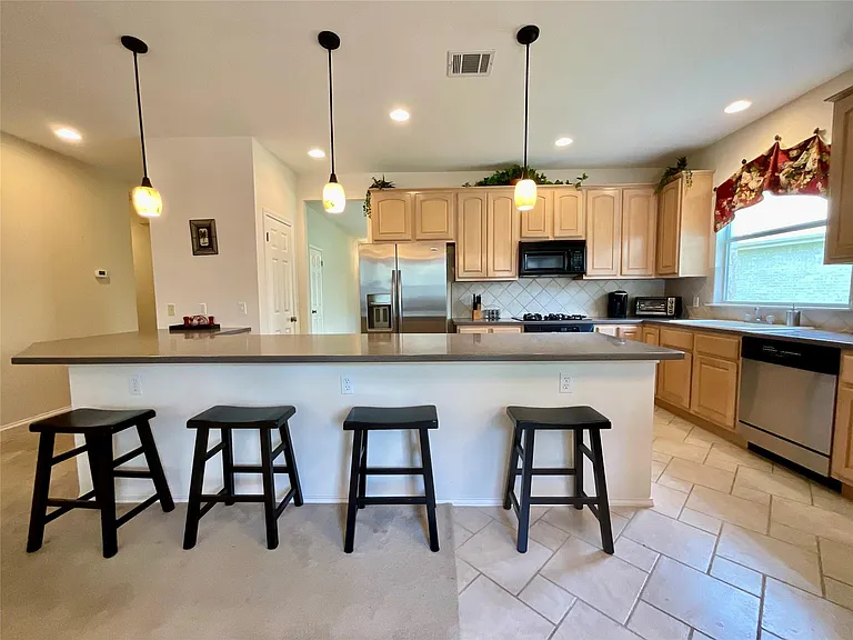 7008 Albacete Ln — Photo 12