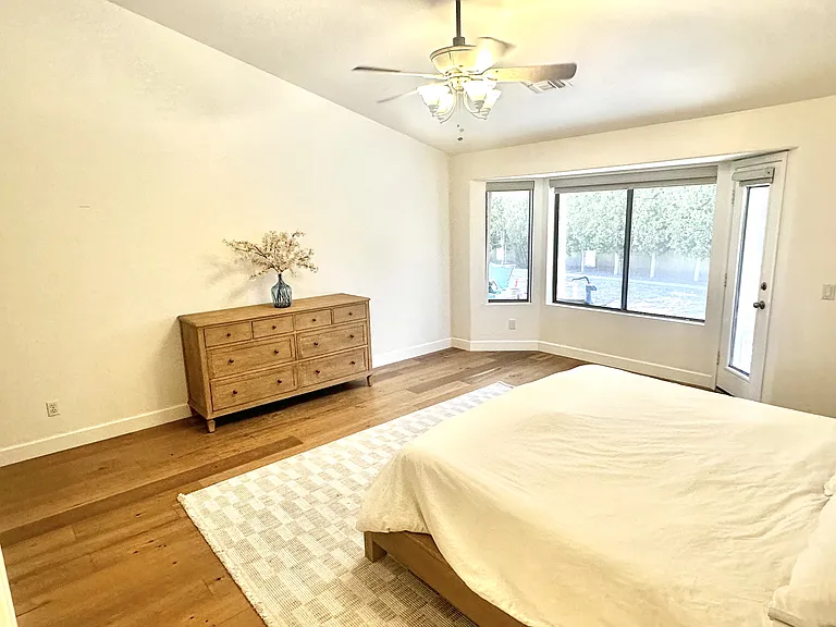 723 W Leah Ct — Photo 10