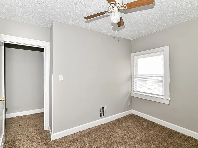 3041 Broadway St — Photo 22