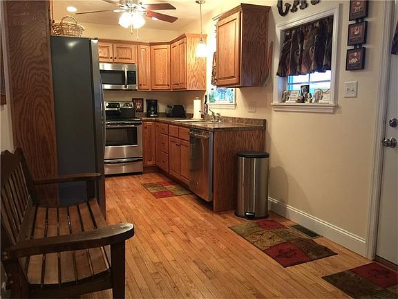 4th image of 143 Galla St