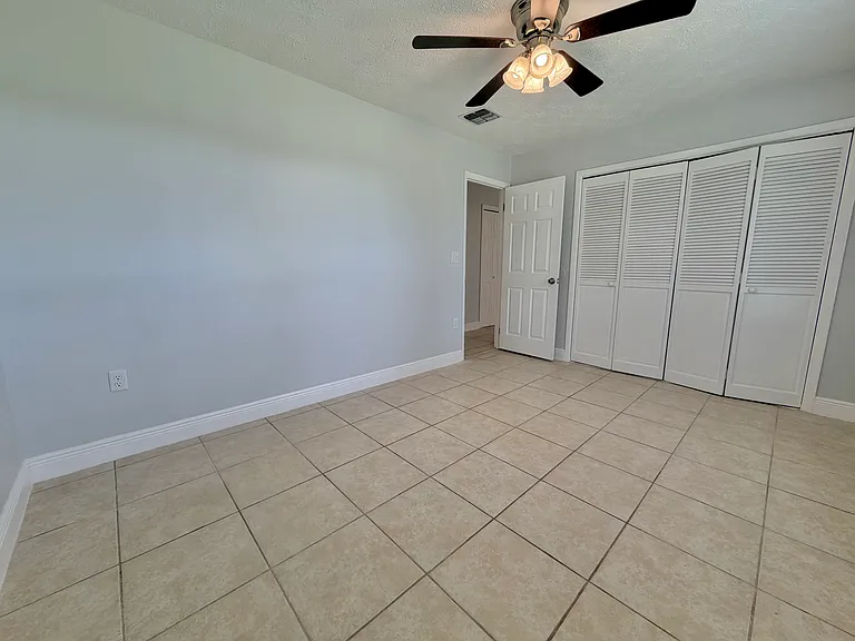 701 E Magnolia St #B — Photo 9