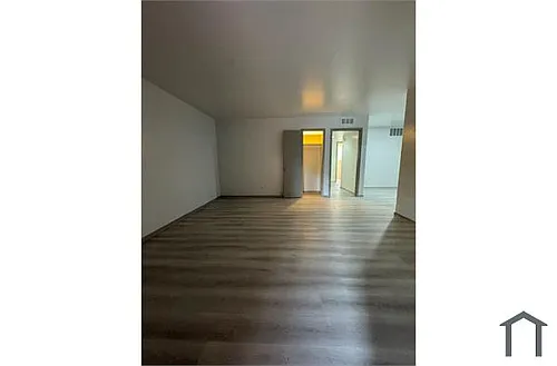 5646 Gaston Ave Photo 1