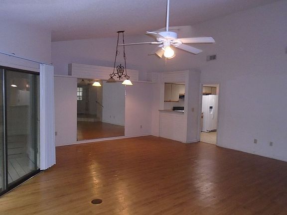 5th image of 679 Wells Landing Dr