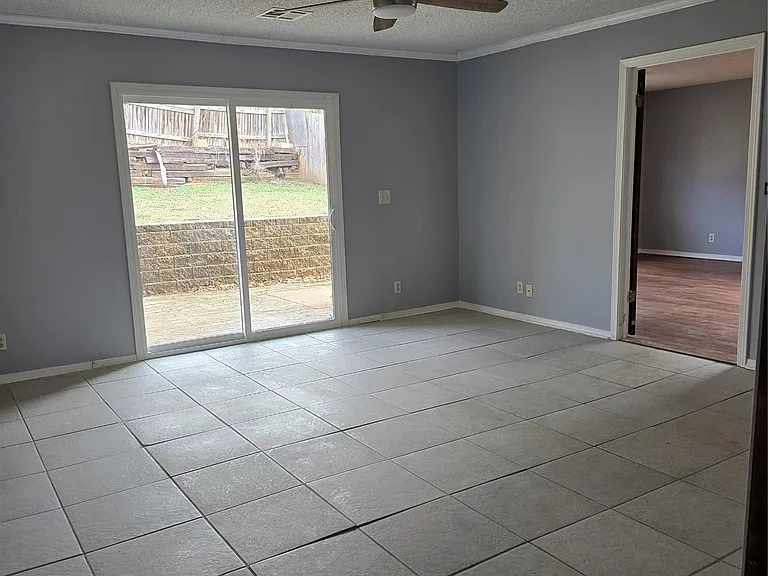 7805 S College Ave — Photo 12