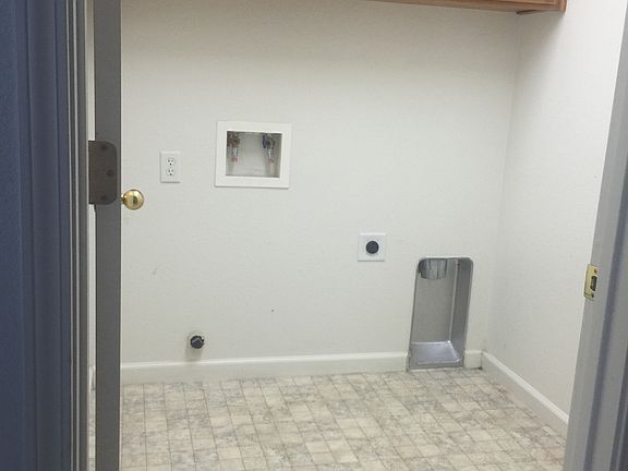 2nd image of 414 Wawona Ct