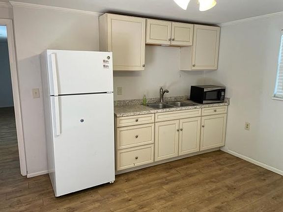 2nd image of 467 S Shade Ave #1