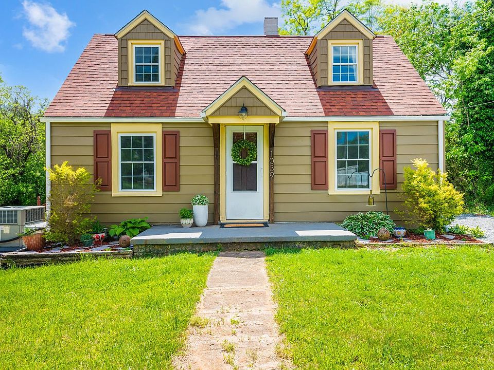 1st image of 1039 Combs Cove Dr