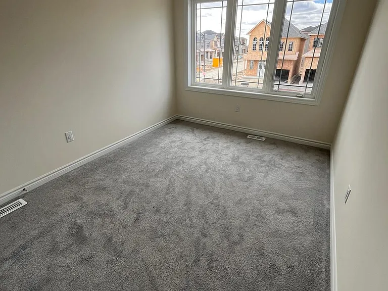 2107 Hallandale St — Photo 10