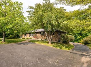 7060 Starlight Rd, Floyds Knobs, IN 47119