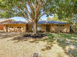 1005 Briarcreek Dr, Arlington, TX 76012