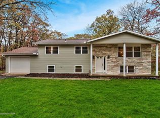 3881 Bear Creek Blvd, Bear creek township, PA 18702