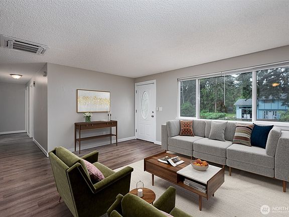 5th image of 9538 Helen Avenue NE