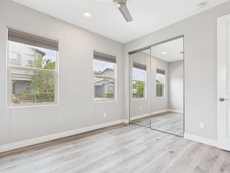 7001 E Portland St — Photo 8