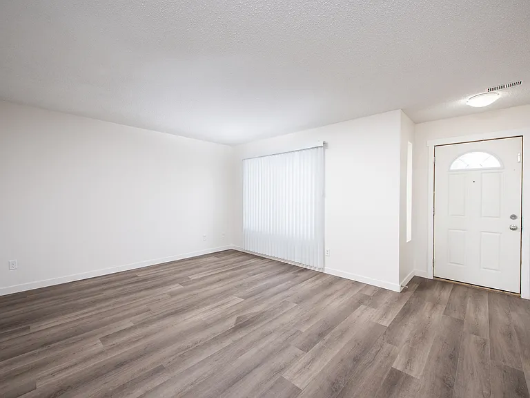 180 Bridgeport Blvd — Photo 14
