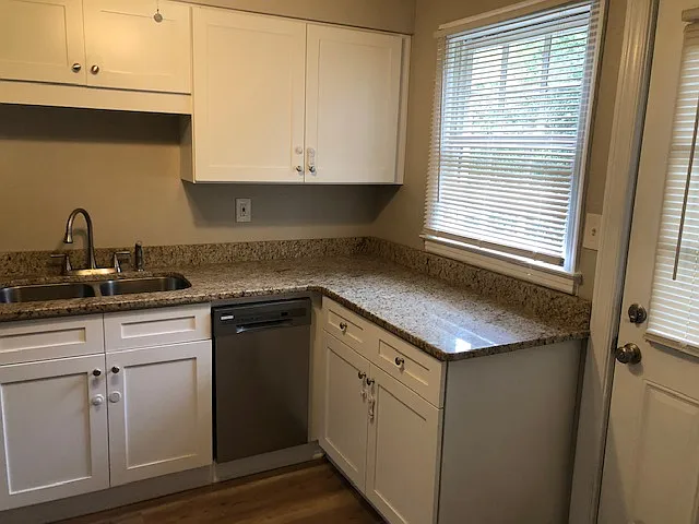 908 Moreland Ave #A — Photo 3