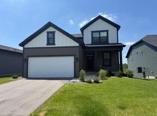 10547 Robinwood Rd, Chaska, MN 55318