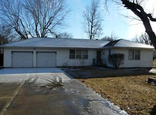 1019 SE Langsford Rd, Lees Summit, MO 64063