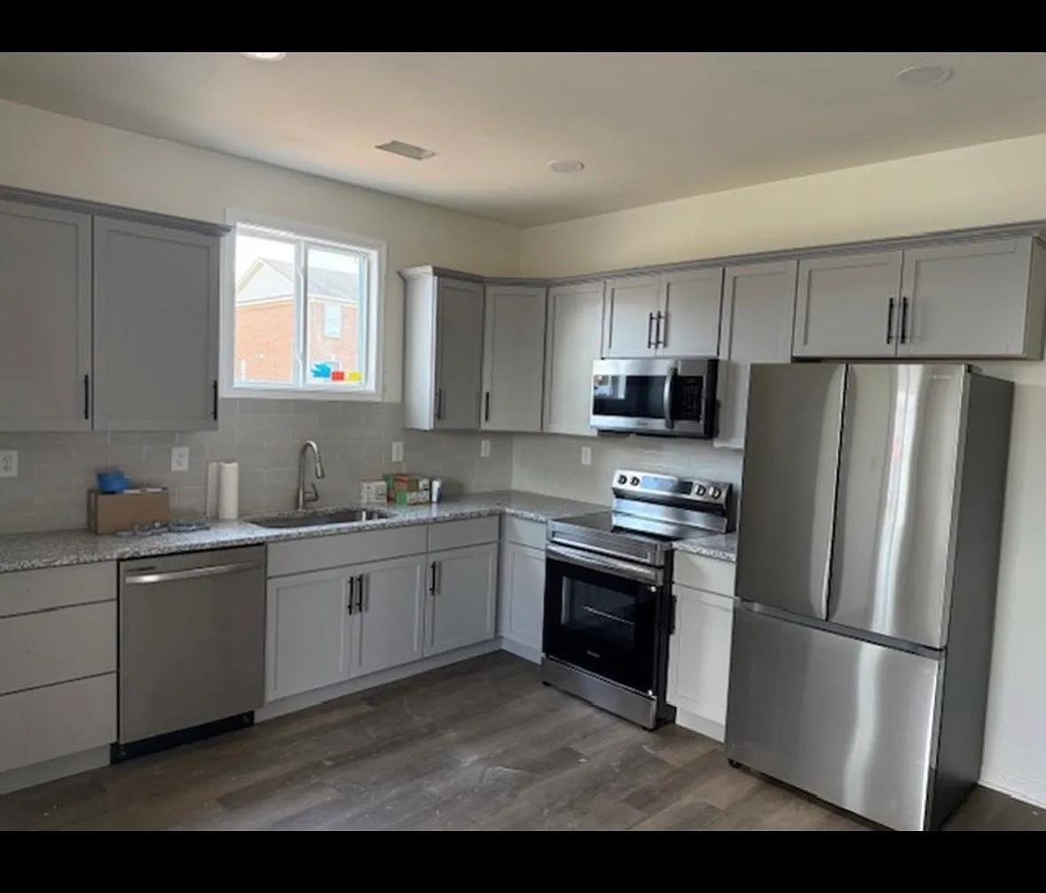 3 bed, 2.5 bath, 1800 sqft, $1,875 — Photo 4