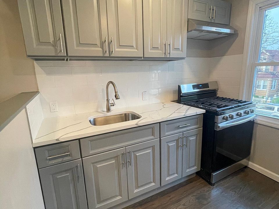 1st image of 11614 155th St Floor 2