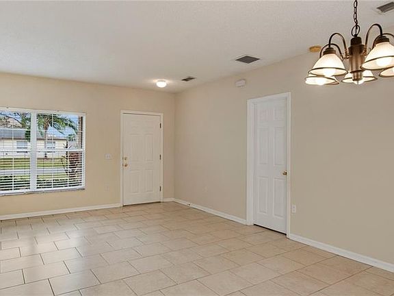 3rd image of 713 Camel Ct