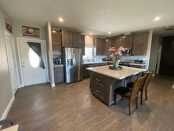 3rd image of 15487 Hawksbury Ln