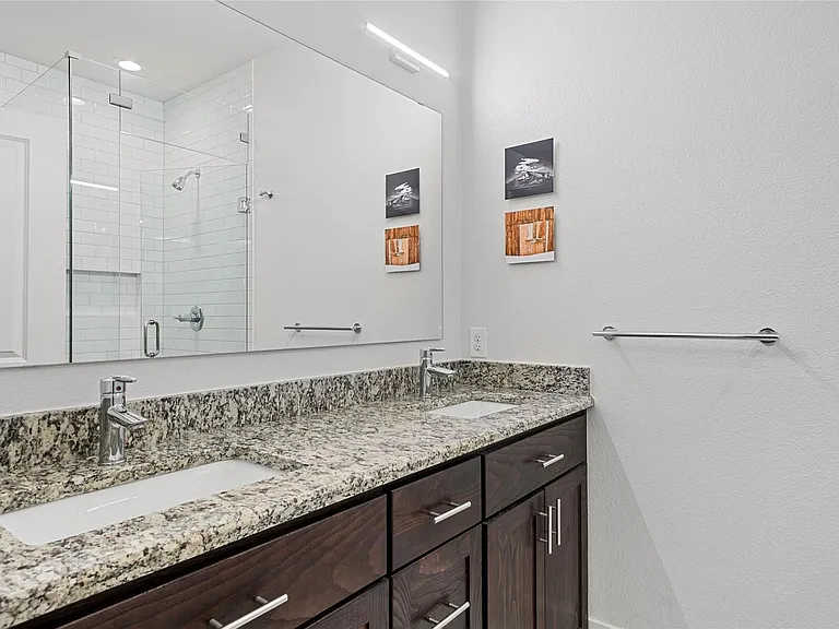 5922 Hudson St #4 — Photo 15