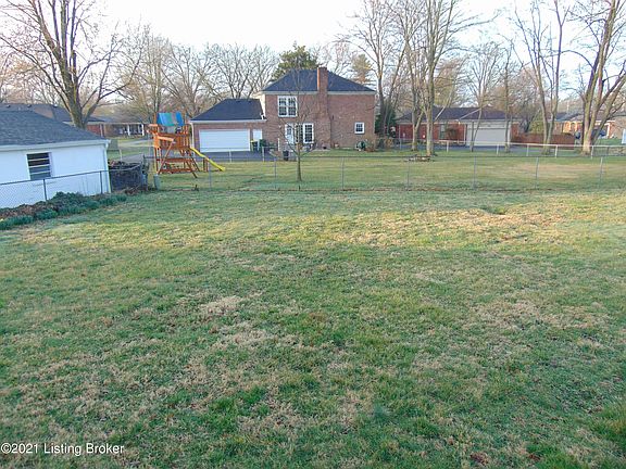 3rd image of 10604 Helmsdale Ln