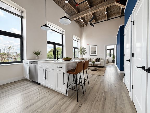 5th image of 1849 Venango St #206