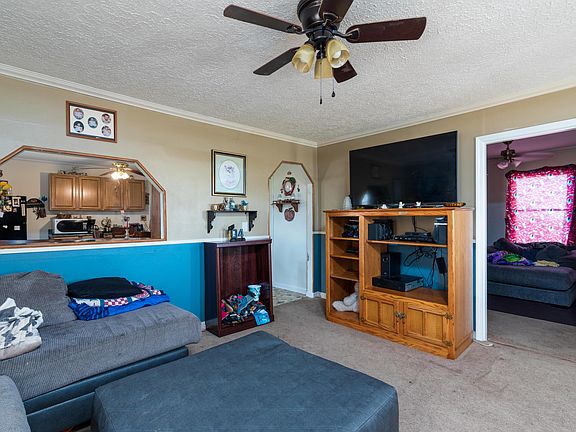 3rd image of 4945 Fort Ave