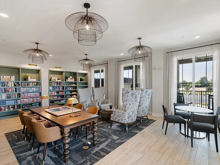 Amberlin Queen Creek 55+ Active Adult — Photo 9