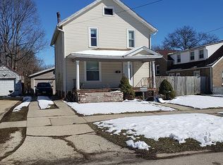 1805 Price St, Rockford, IL 61103