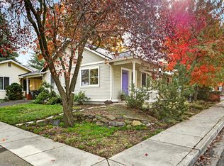 794 Park St, Ashland, OR