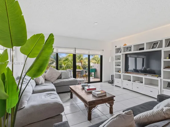 575 Crandon Blvd APT 413, Key Biscayne, FL 33149
