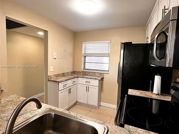 3rd image of 9235 Lagoon Pl APT 109