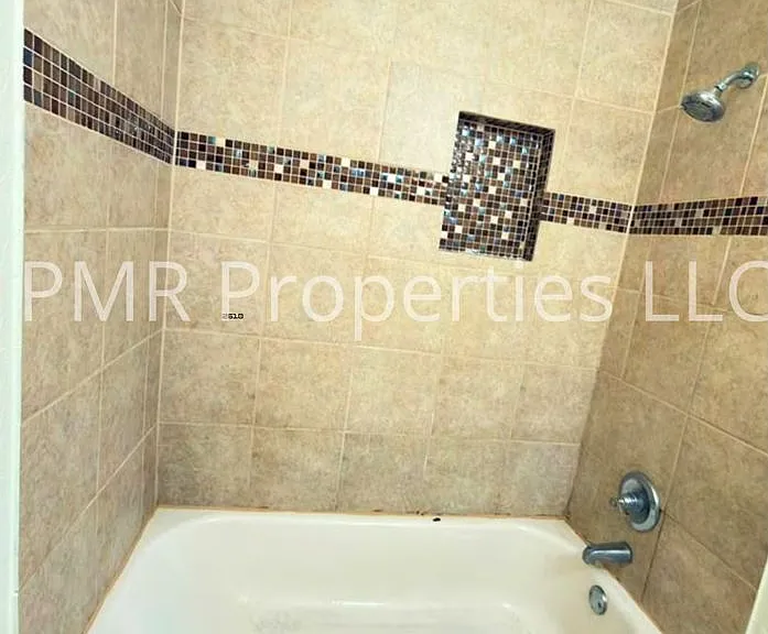 2146 NW Lincoln Ave — Photo 6