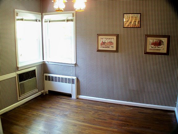 4th image of 30 Nemeth St